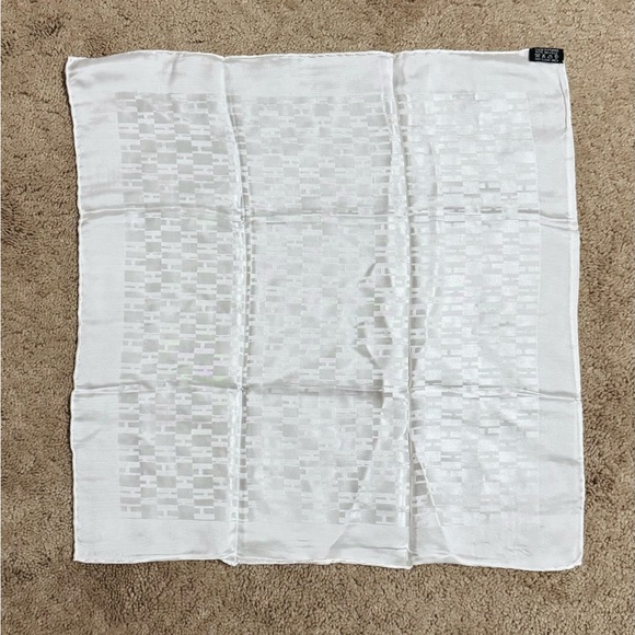 Hermès AUTHENTIC Vintage White H Classic Logo Petit Carré Small Scarf 100% Silk - Picture 9 of 16